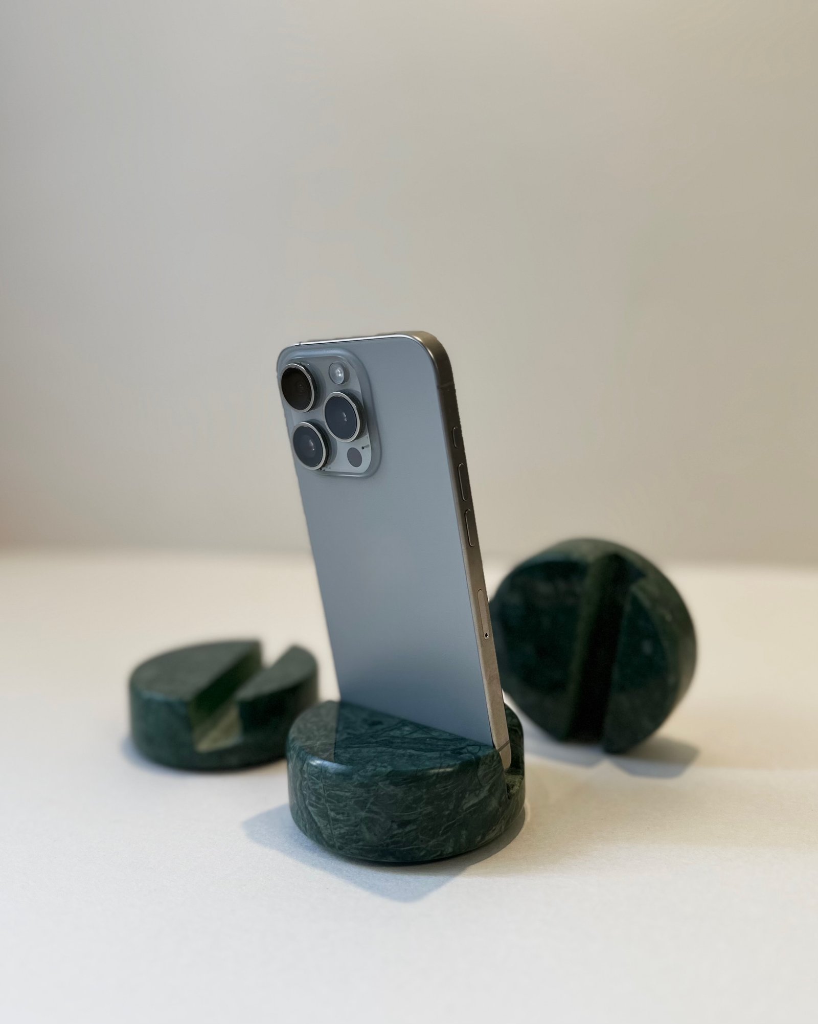 قاعدة حجرية Plinth G