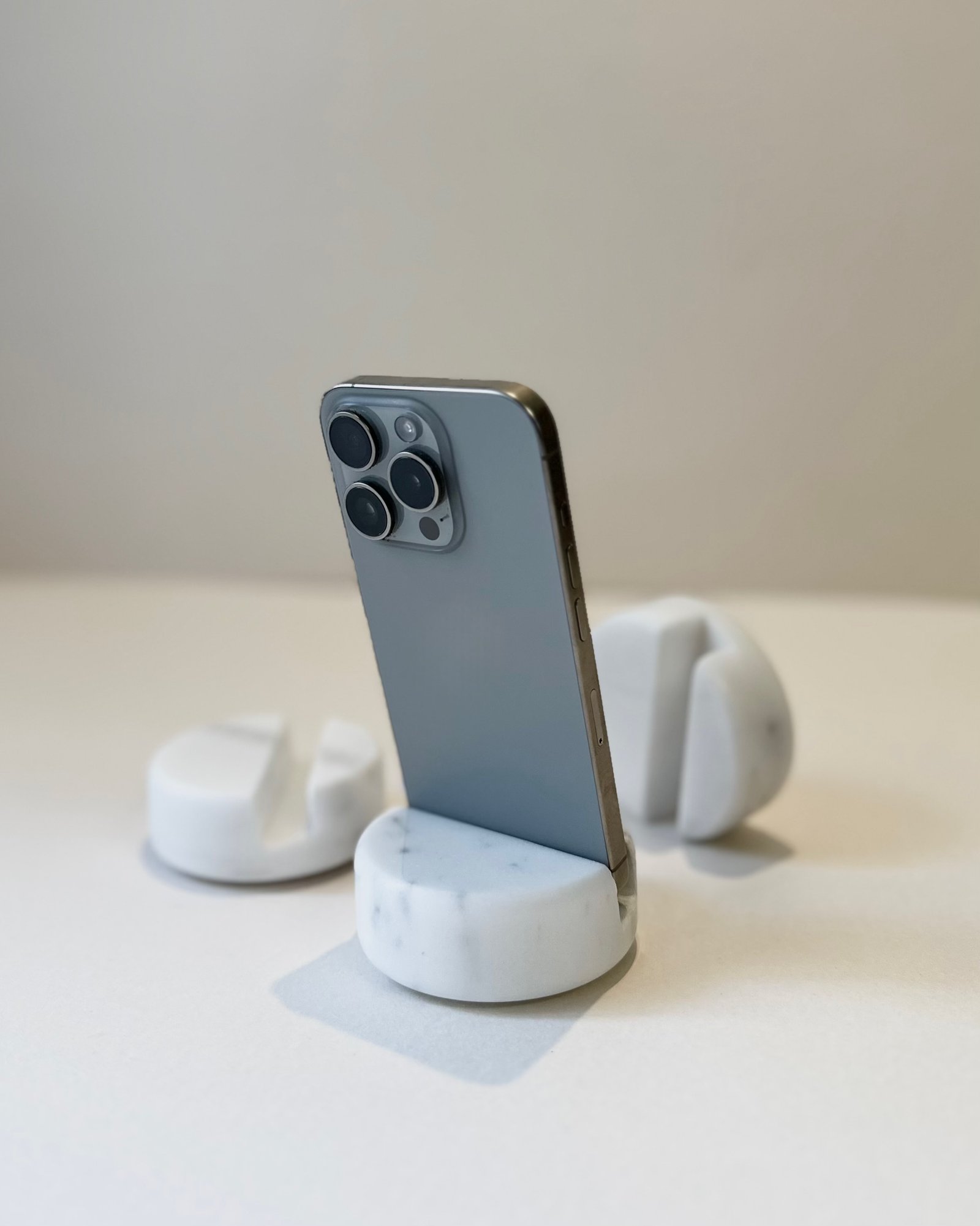 قاعدة حجرية Plinth W